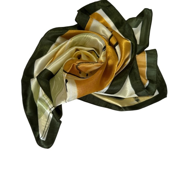 BRAND NEW SILK SCARF - Picture 2 of 3